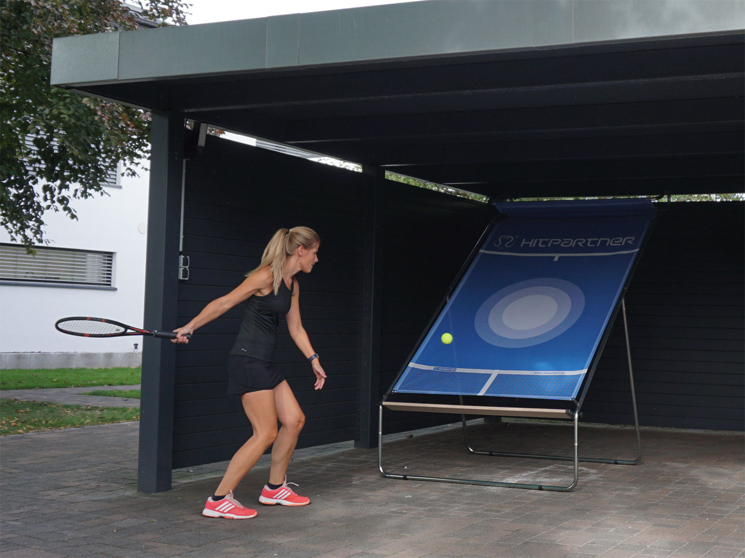 tennis gegen die wand